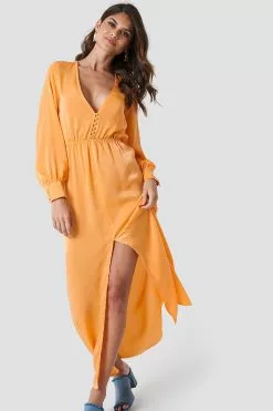 Andrea Hedenstedt X NA-KD Front Button Maxi Dress