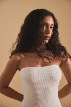 NA-KD Trend Fine Knitted High Slit Tube Dress -Party Dresses Sales bw fine knitted high slit tube dress 1018 009952 0260 4 1