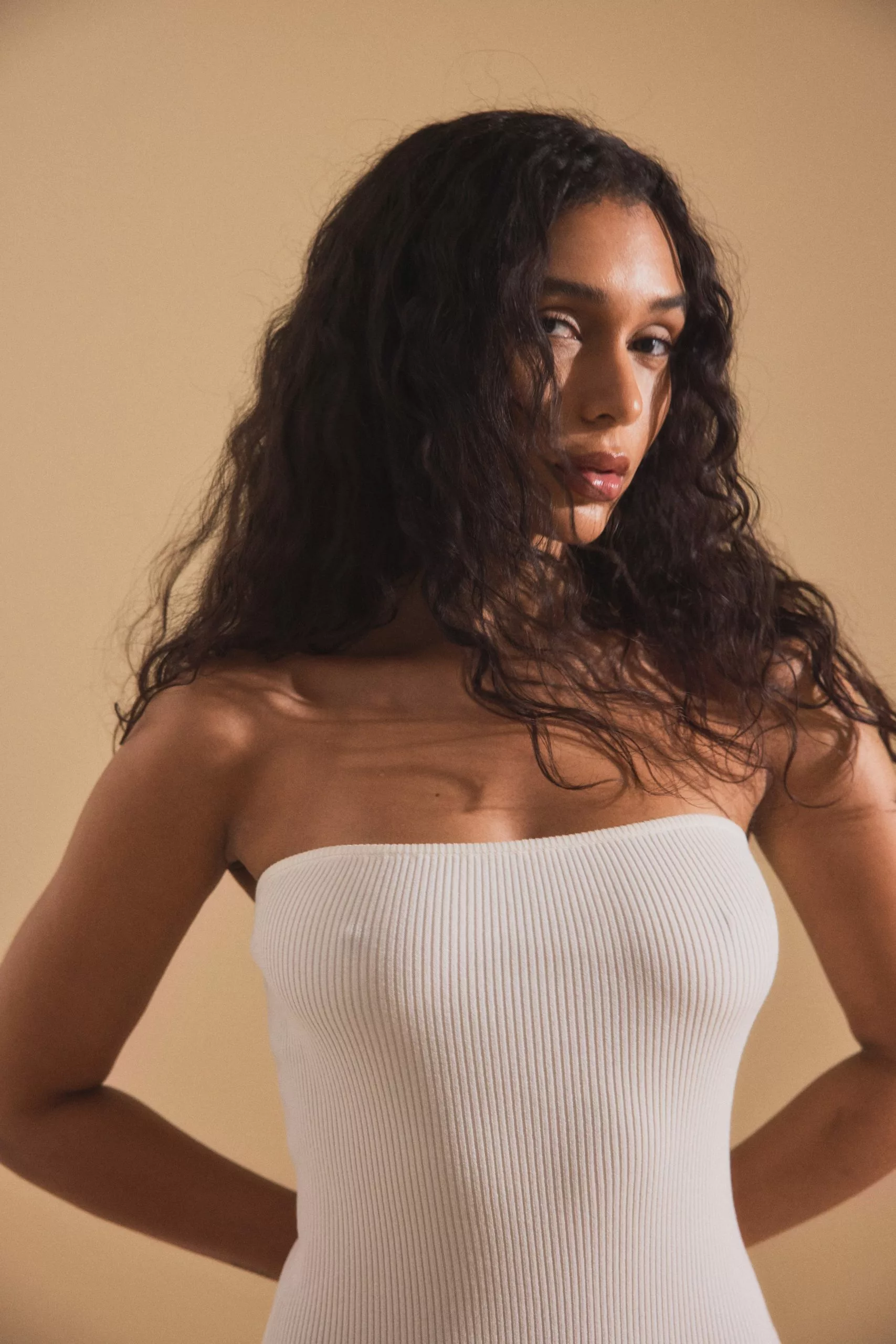 NA-KD Trend Fine Knitted High Slit Tube Dress 15 NA-KD Trend Fine Knitted High Slit Tube Dress - Image 15