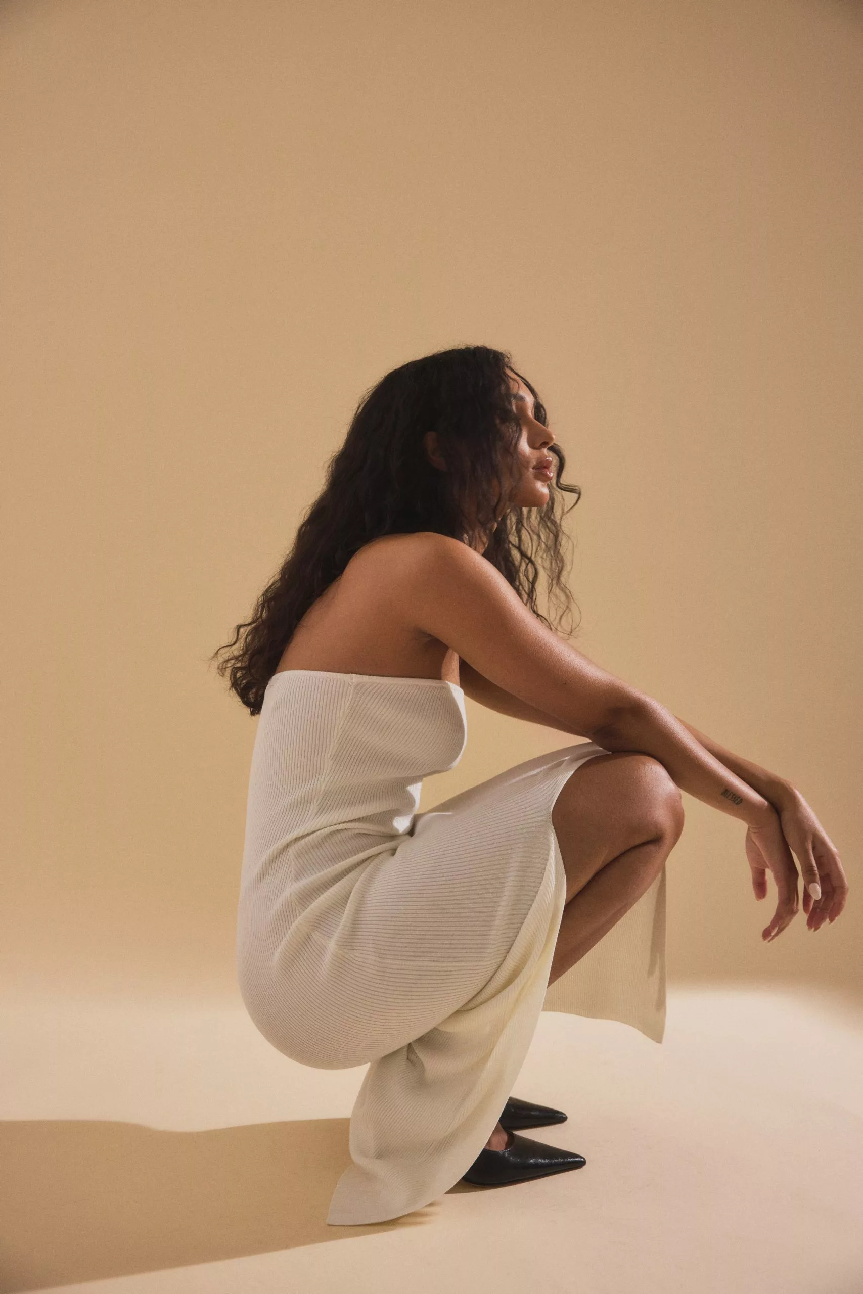 NA-KD Trend Fine Knitted High Slit Tube Dress 13 NA-KD Trend Fine Knitted High Slit Tube Dress - Image 13