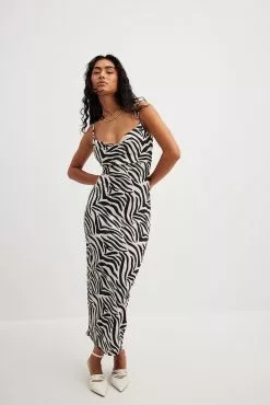 NA-KD Party Cowl Neck Maxi Dress 53 NA-KD Party Cowl Neck Maxi Dress -Party Dresses Sales cowl neck maxi dress 1017 001905 014223960 01c