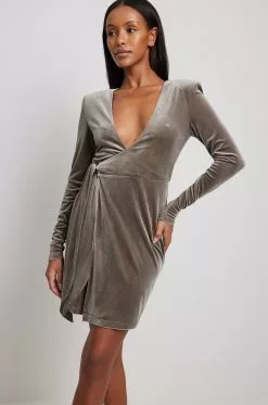 Lovisa Barkman X NA-KD Deep Neckline Velvet Mini Dress