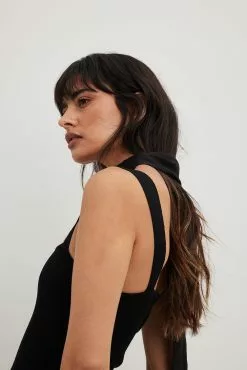 Sanna Jörnvik X NA-KD Detail Knitted Midi Dress -Party Dresses Sales detail knitted midi dress 1797 000021 0002 scarf 1797 000048 0002 6204