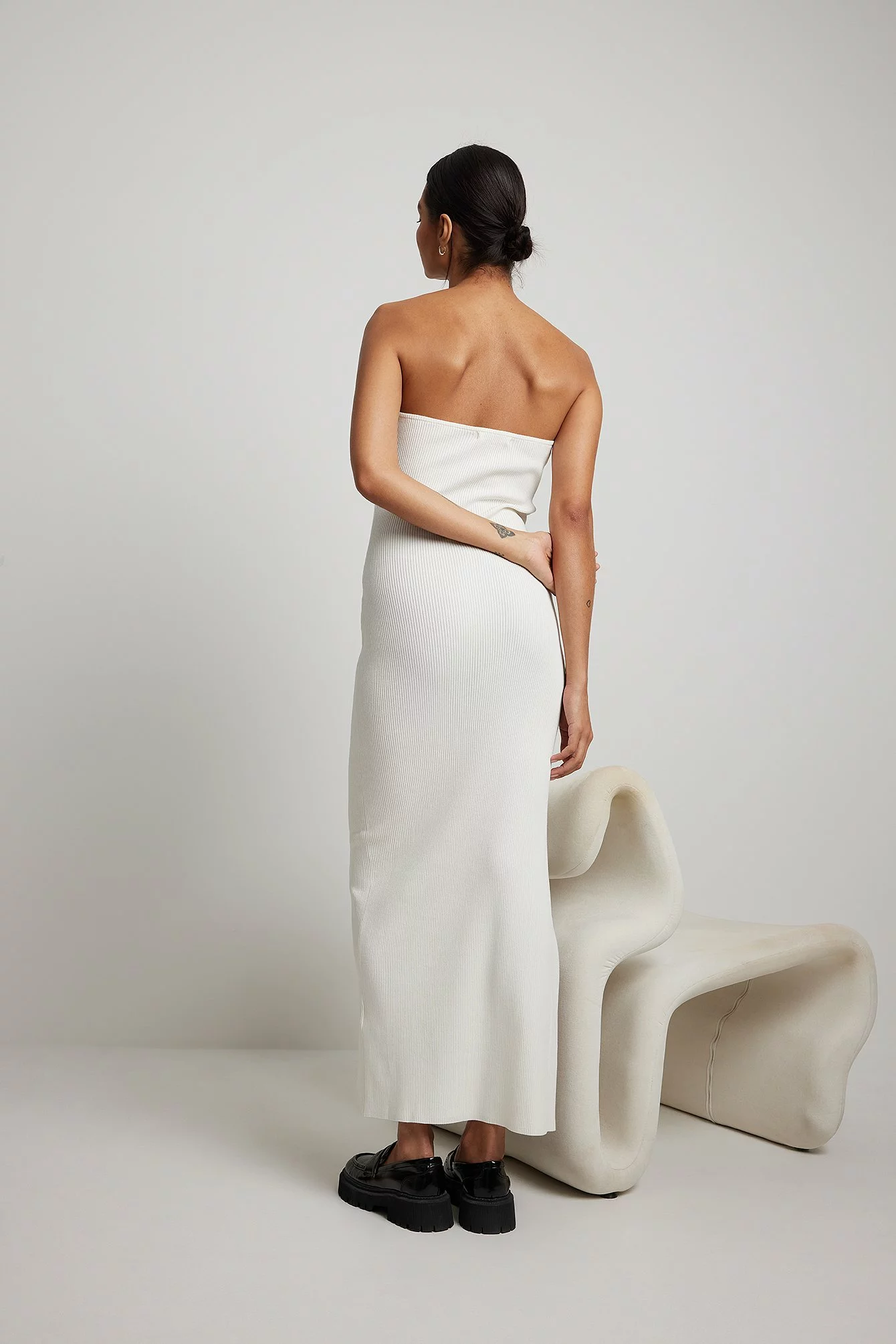 NA-KD Trend Fine Knitted High Slit Tube Dress 11 NA-KD Trend Fine Knitted High Slit Tube Dress - Image 11