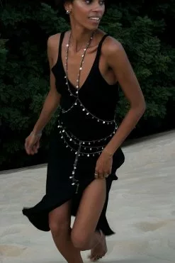 NA-KD Fine Knitted Waist Detail Midi Dress -Party Dresses Sales fine knitted waist detail midi dress 1100 006695 0002 editorial01 1