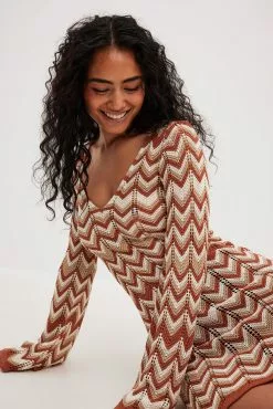 NA-KD Trend Fine Knitted Wavy Mini Dress