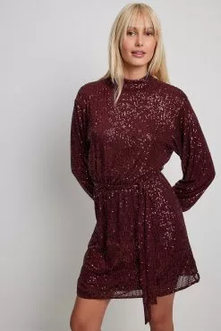 NA-KD Party Flowy Belted Sequin Dress -Party Dresses Sales flowy belted sequin dress 1017 002000 02870820