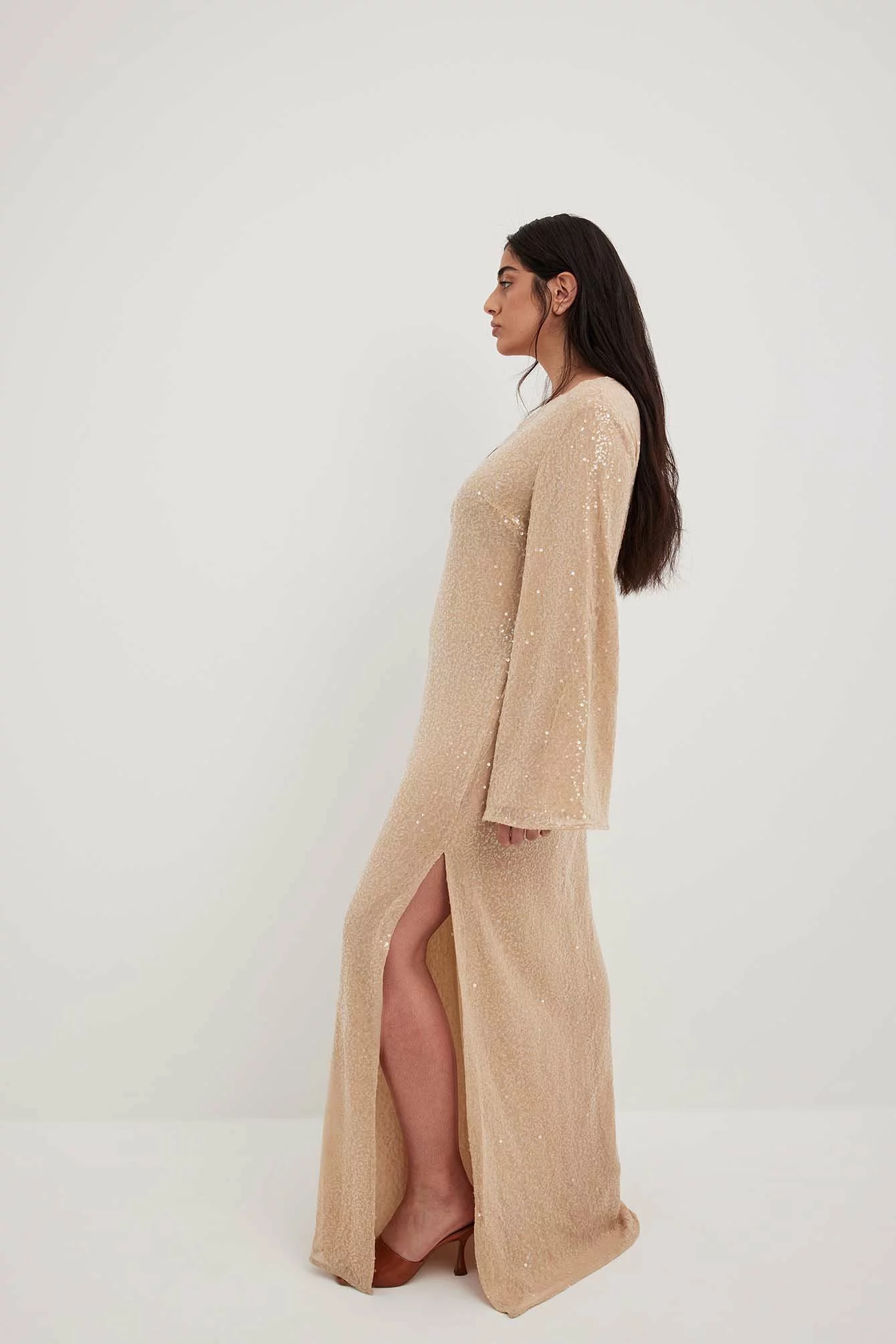 NA-KD Party Flowy Sequin Maxi Dress 4 NA-KD Party Flowy Sequin Maxi Dress - Image 4