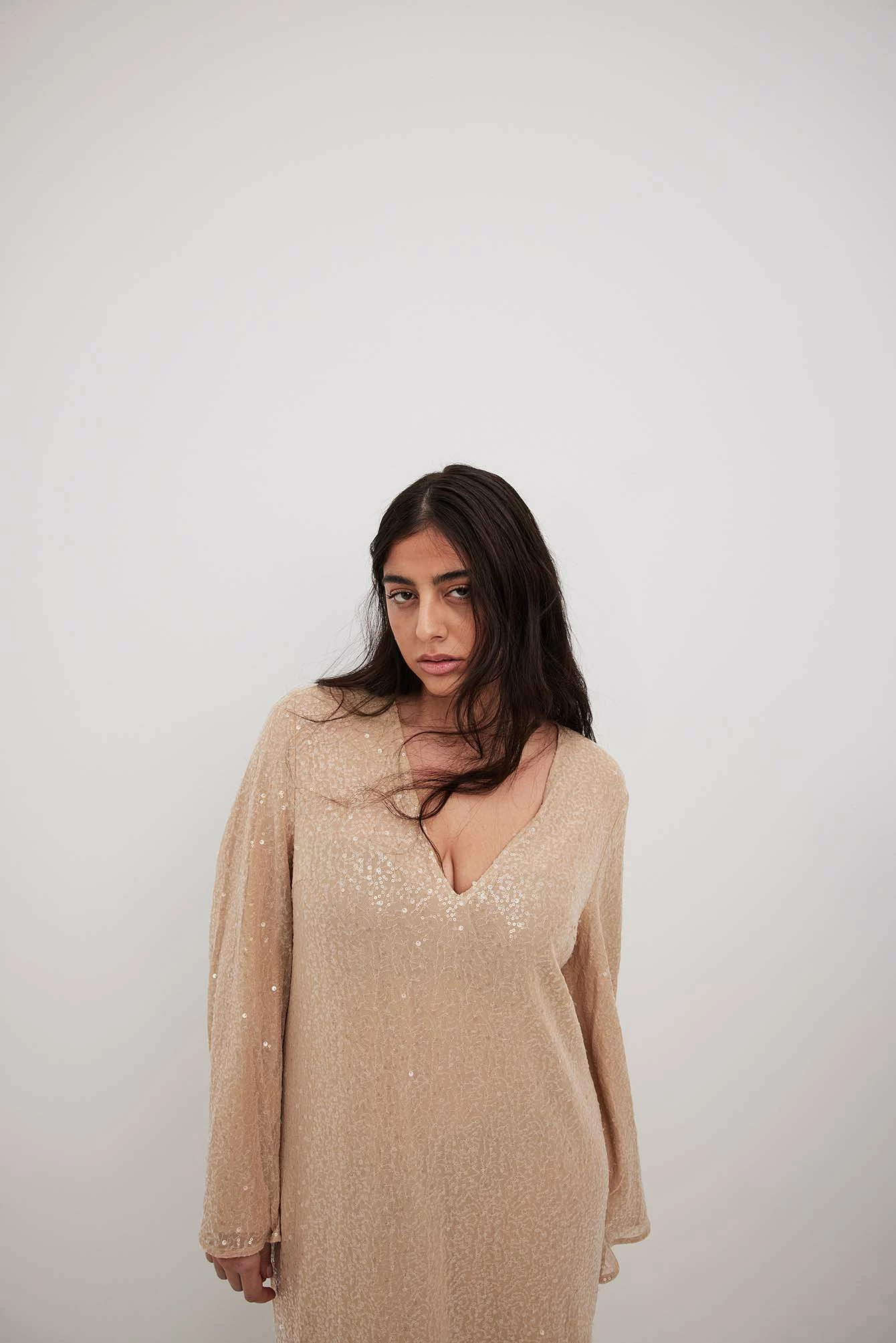 NA-KD Party Flowy Sequin Maxi Dress 5 NA-KD Party Flowy Sequin Maxi Dress - Image 5