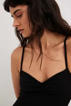 NA-KD Trend Heart Neckline Strap Midi Dress 15 NA-KD Trend Heart Neckline Strap Midi Dress -Party Dresses Sales heart neckline strap midi dress 1018 010522 00029179