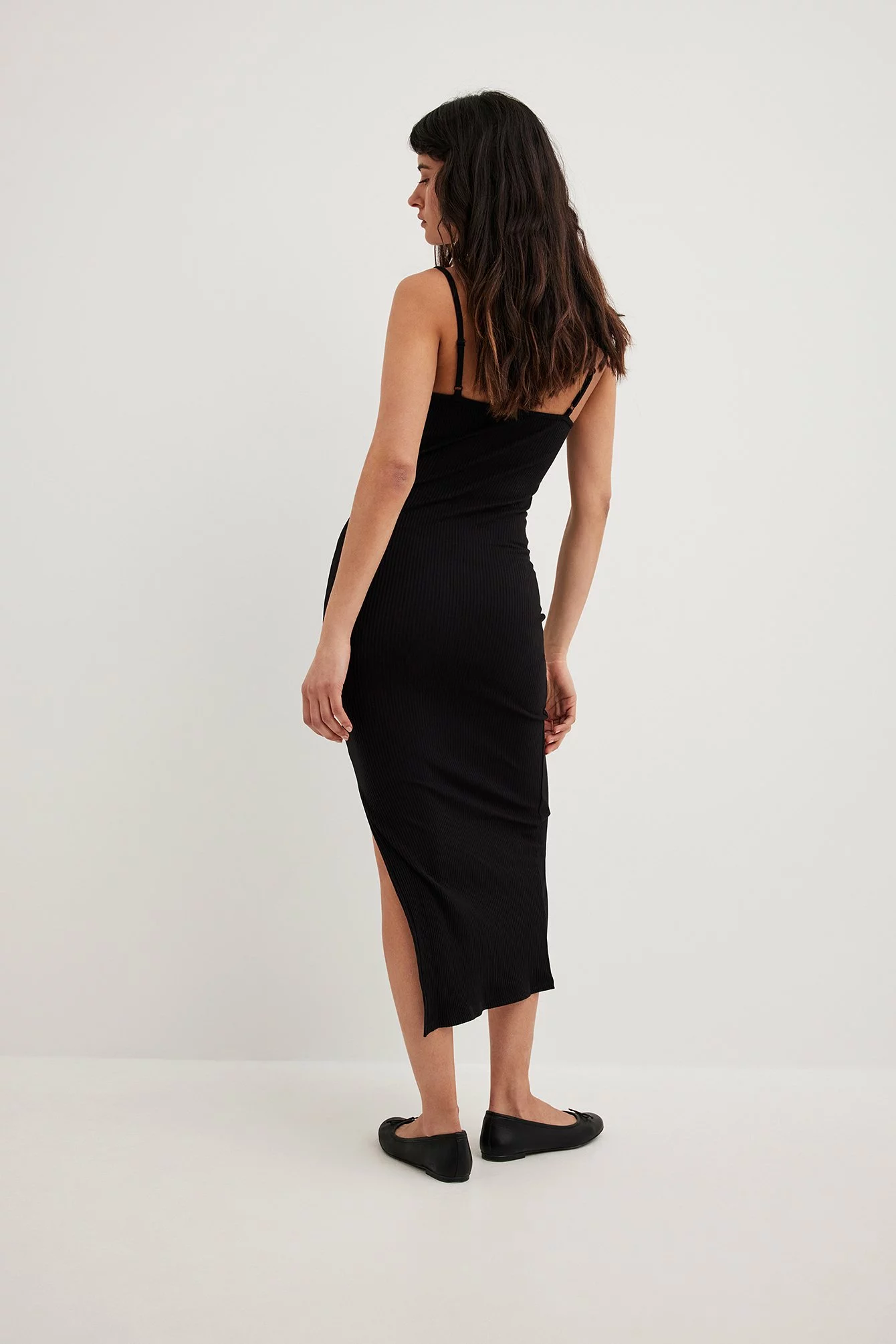 NA-KD Trend Heart Neckline Strap Midi Dress 2 NA-KD Trend Heart Neckline Strap Midi Dress - Image 2