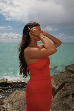 Jasmin Azizam X NA-KD High Slit Bandeau Maxi Dress -Party Dresses Sales high slit bandeau maxi dress 1710 000005 7982 editorial 1