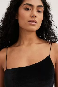 NA-KD Party Asymmetric Strap Velvet Mini Dress -Party Dresses Sales nakd 1017 002183 0002 10653 1