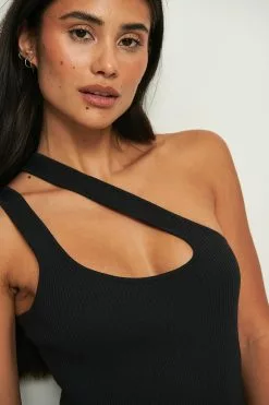 NA-KD Trend Asymmetric Neckline Bodycon Knitted Dress -Party Dresses Sales nakd asymmetric neckline bodycon knitted dress 1018 007854 0002 04g 2