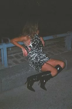 Handpicked X NA-KD Big Sequin Mini Dress -Party Dresses Sales nakd big sequin mini dress 1736 000350 0014 9354 editorial1