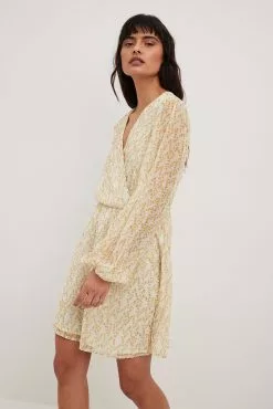 NA-KD Chiffon Overlap Puff Sleeve Mini Dress