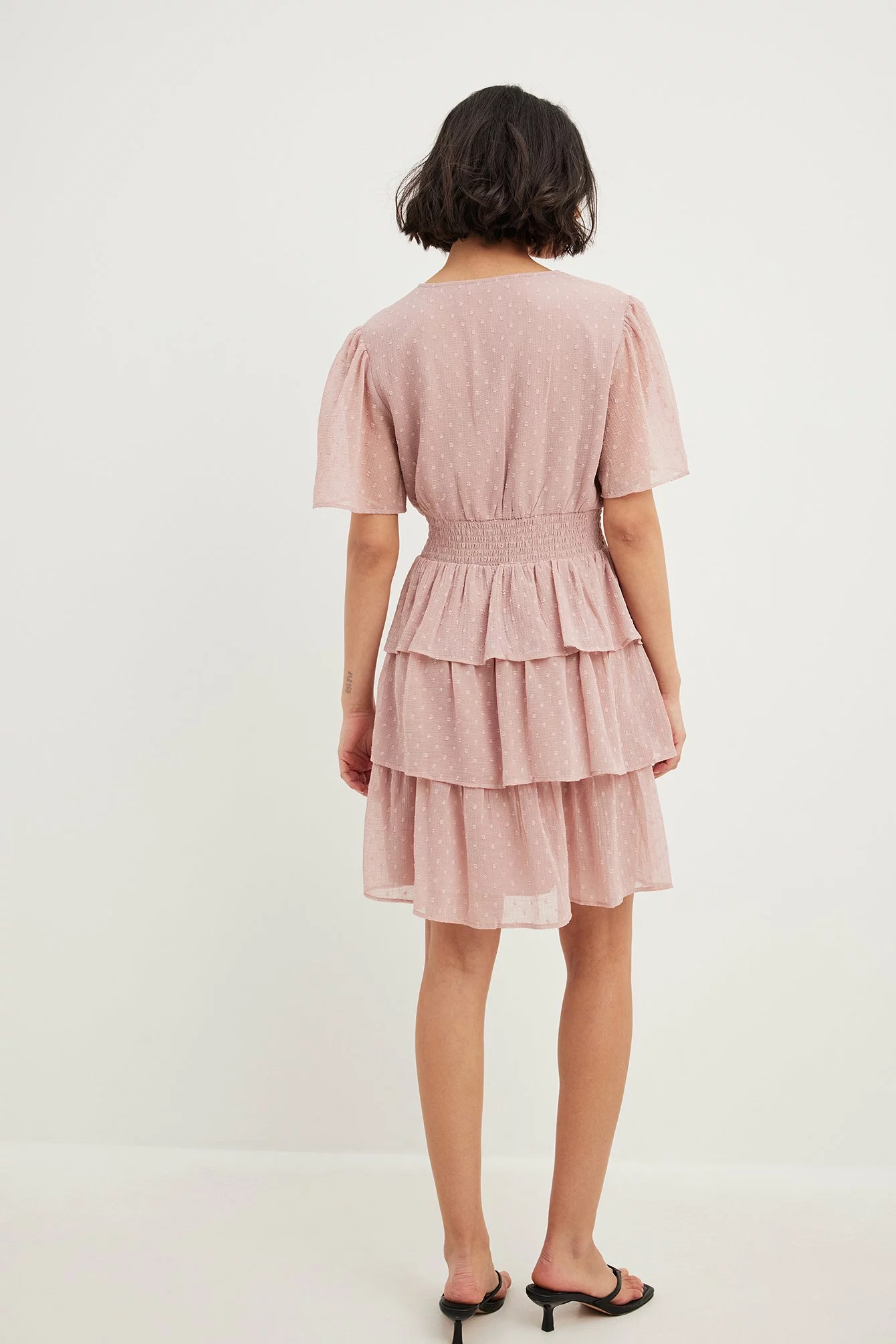 NA-KD Recycled Dobby Smocked Flounce Dress 2 NA-KD Recycled Dobby Smocked Flounce Dress - Image 2