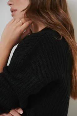 Handpicked X NA-KD Dropped Shoulder Knitted Dress -Party Dresses Sales nakd dropped shoulder knitted dress 1733 000011 0002 05g 1