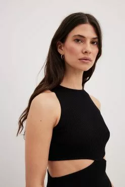 NA-KD Fine Knitted Cut Out Detail Mini Dress -Party Dresses Sales nakd fine knitted cut out detail mini dress 1100 007090 0002 17550