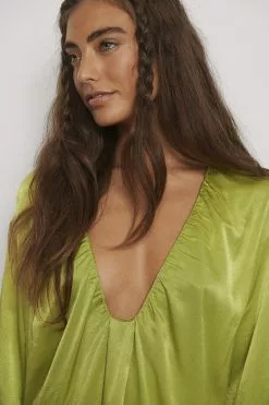 NA-KD Party Gathered Plunge Mini Dress -Party Dresses Sales nakd gathered plunge mini dress 1017 001113 0010 04g 12