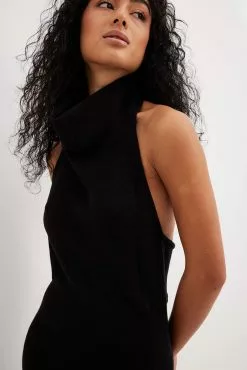 NA-KD Trend Knitted Halterneck Maxi Dress -Party Dresses Sales nakd knitted halterneck maxi dress 1018 009990 0002 9807