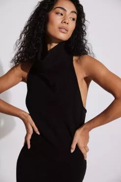 NA-KD Trend Knitted Halterneck Maxi Dress -Party Dresses Sales nakd knitted halterneck maxi dress 1018 009990 0002 bts2