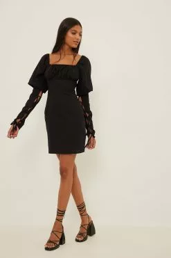 NA-KD Trend Lacing Detail Linen Dress 14 NA-KD Trend Lacing Detail Linen Dress -Party Dresses Sales nakd lacing detail linen sleeves 1018 009223 0002 3324 01c