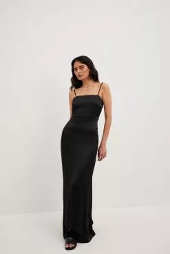 Chloé Schuterman X NA-KD Low Back Satin Maxi Dress 24 Chloé Schuterman X NA-KD Low Back Satin Maxi Dress -Party Dresses Sales nakd low back satin maxi dress 1804 000007 0002 10891