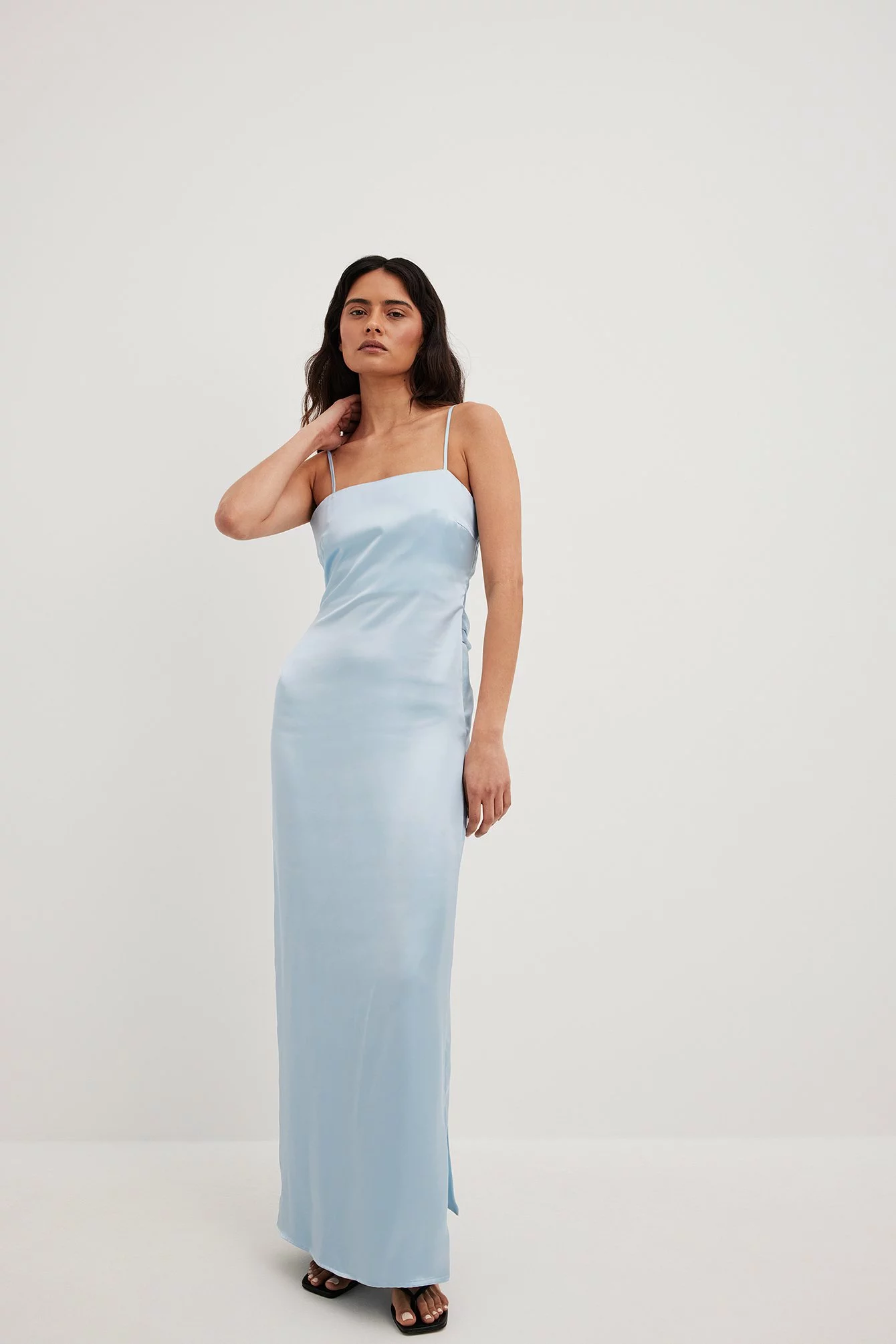 Chloé Schuterman X NA-KD Low Back Satin Maxi Dress 2 Chloé Schuterman X NA-KD Low Back Satin Maxi Dress - Image 2