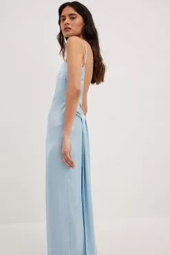 Chloé Schuterman X NA-KD Low Back Satin Maxi Dress 15 Chloé Schuterman X NA-KD Low Back Satin Maxi Dress -Party Dresses Sales nakd low back satin maxi dress 1804 000007 0047 10811