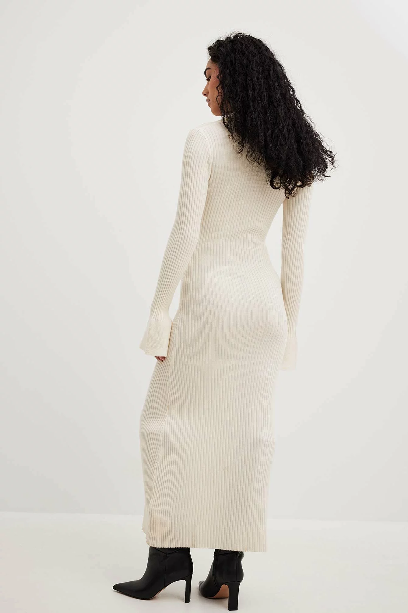 NA-KD Rib Knitted Trumpet Sleeve Dress 8 NA-KD Rib Knitted Trumpet Sleeve Dress - Image 8