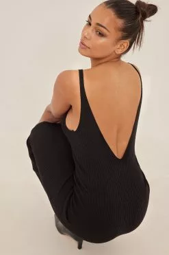 NA-KD Trend Ribbed Knitted Deep Back Dress -Party Dresses Sales nakd ribbed knitted deep back dress 1018 007399 00027910 1
