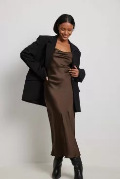 NA-KD Satin Midi Dress 24 NA-KD Satin Midi Dress -Party Dresses Sales nakd satin midi dress 1100 006812 0017 10330