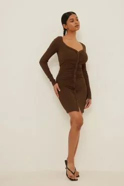 NA-KD Scoop Neck Rouched Button Dress