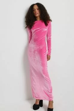 NA-KD Party Scoop Neck Velvet Maxi Dress -Party Dresses Sales nakd scoop neck velvet maxi dress 1017 001845 0015 5793