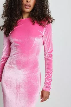 NA-KD Party Scoop Neck Velvet Maxi Dress -Party Dresses Sales nakd scoop neck velvet maxi dress 1017 001845 0015 5811