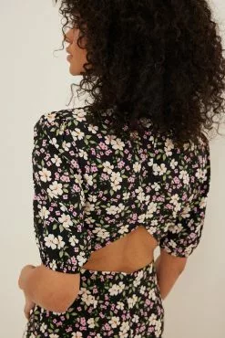 NA-KD Short Sleeve Open Back Mini Dress 24 NA-KD Short Sleeve Open Back Mini Dress -Party Dresses Sales nakd short sleeve open back mini dress 1100 003574 0689 36634 2