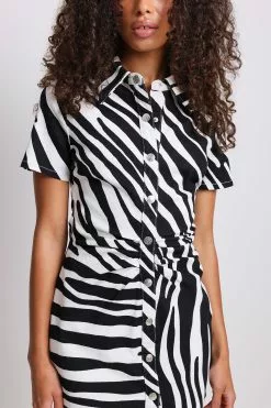 NA-KD Short Sleeve Ruched Denim Dress -Party Dresses Sales nakd short sleeve rouched denim dress 1100 006577 0142 17