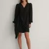 NA-KD Party Shoulder Padded V-Neck Dress