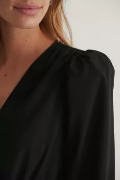 NA-KD Party Shoulder Padded V-Neck Dress -Party Dresses Sales nakd shoulder padded v neck dress 1017 000980 0002 05g