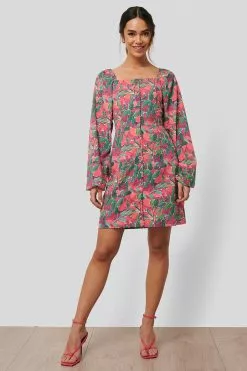 NA-KD Trend Square Neck Mini Dress -Party Dresses Sales nakd square neck mini dress 1018 004662 9008 03c