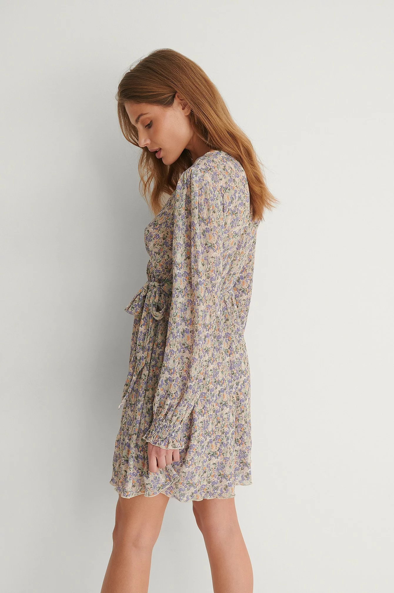 NA-KD Structured Overlap V-neck Dress 3 NA-KD Structured Overlap V-neck Dress - Image 3