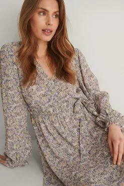 NA-KD Structured Overlap V-neck Dress