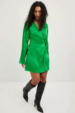 NA-KD Boho Tie Waist Flowy Mini Dress -Party Dresses Sales nakd tie waist flowy mini dress 1014 001492 0010 13730 1