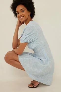 NA-KD Boho V-Neck Mini Dress 30 NA-KD Boho V-Neck Mini Dress -Party Dresses Sales nakd v neck mini dress 1100 004966 4329 03