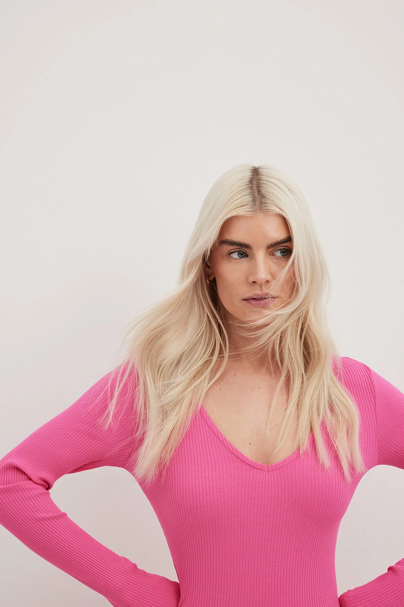 NA-KD Basic V-Neck Ribbed Midi Dress 16 NA-KD Basic V-Neck Ribbed Midi Dress - Image 16