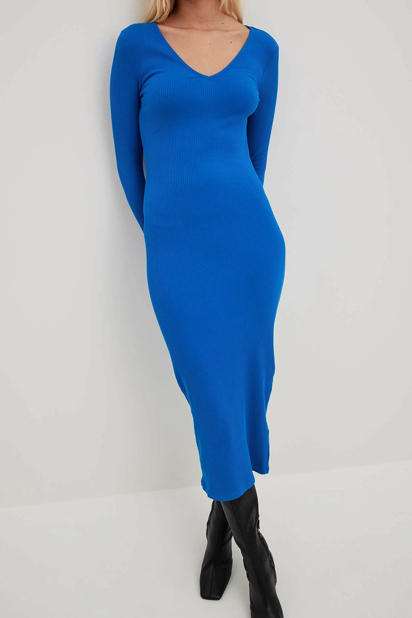 NA-KD Basic V-Neck Ribbed Midi Dress 28 NA-KD Basic V-Neck Ribbed Midi Dress - Image 28