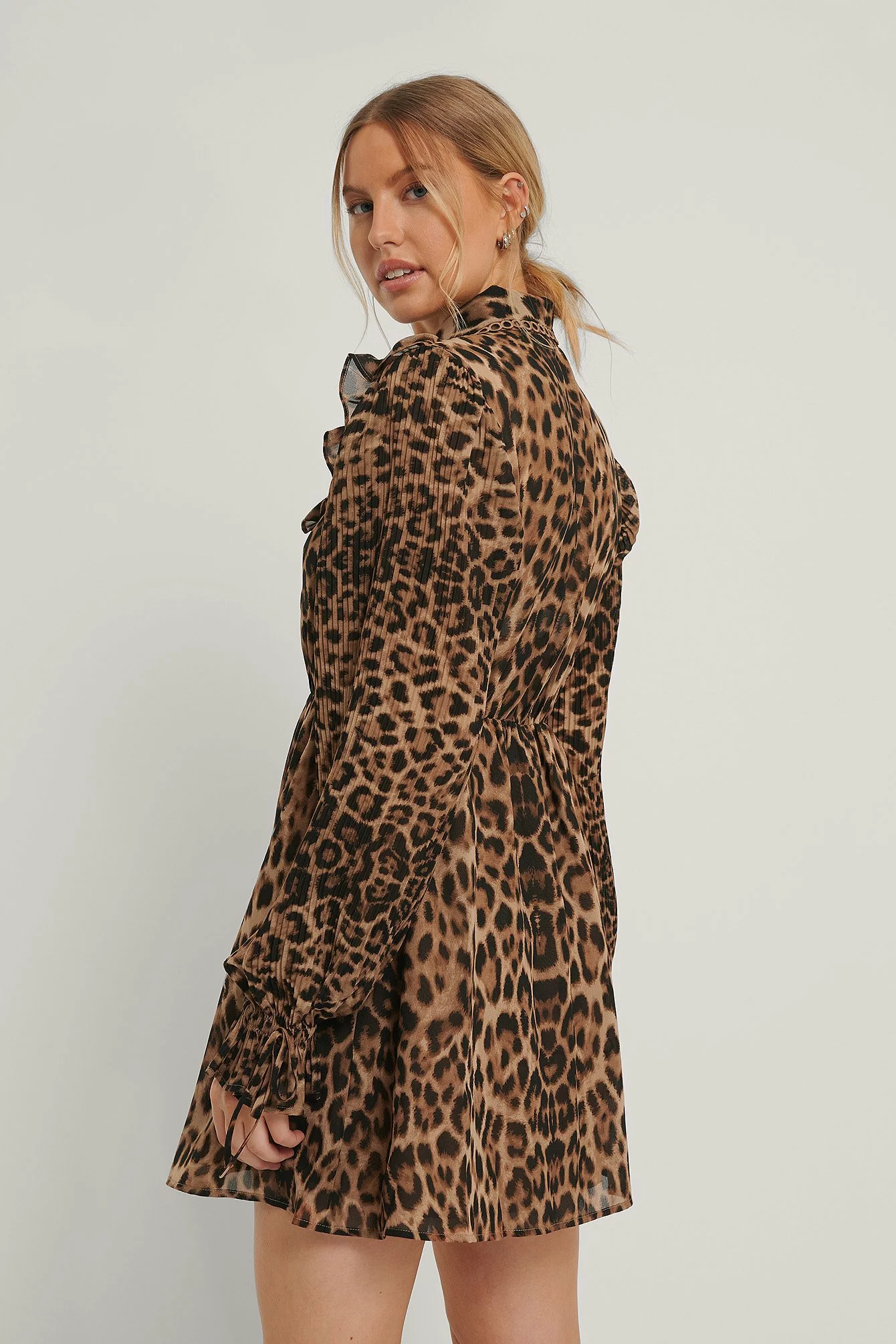 NA-KD Western Detail Chiffon Dress 2 NA-KD Western Detail Chiffon Dress - Image 2