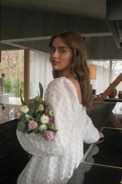 Handpicked X NA-KD Puffy Sleeve Gathered Mini Dress -Party Dresses Sales puffy sleeve gathered mini dress 1747 000008 4070 editorial