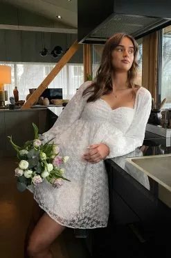 Handpicked X NA-KD Puffy Sleeve Gathered Mini Dress -Party Dresses Sales puffy sleeve gathered mini dress 1747 000008 4070 editorial1